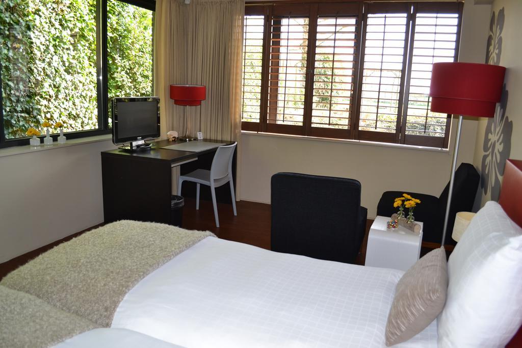 Bed & Breakfast Flowerzzz...ロッテルダム エクステリア 写真